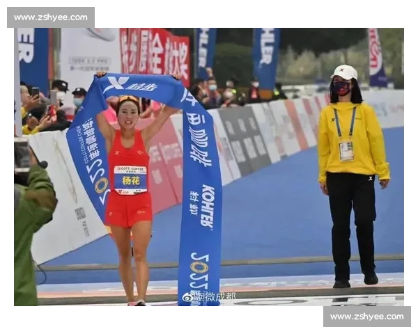 成马夺冠摔过终点！管油胜的 2 小时 16 分与草根韧劲