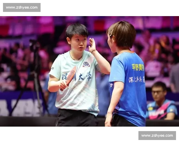 国乒暂停名场面:孙颖莎训教练,樊振东边吃香蕉边战术 国乒暂停名场面:孙颖莎训教练,樊振东边吃香蕉边战术